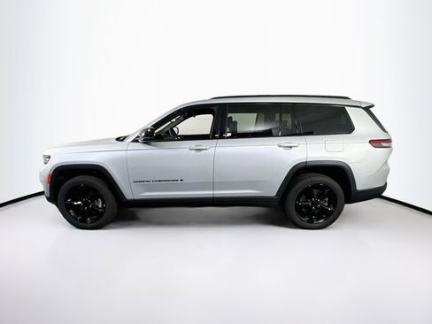 Used 2023 Jeep Grand Cherokee L Laredo AWD/4WD image 8
