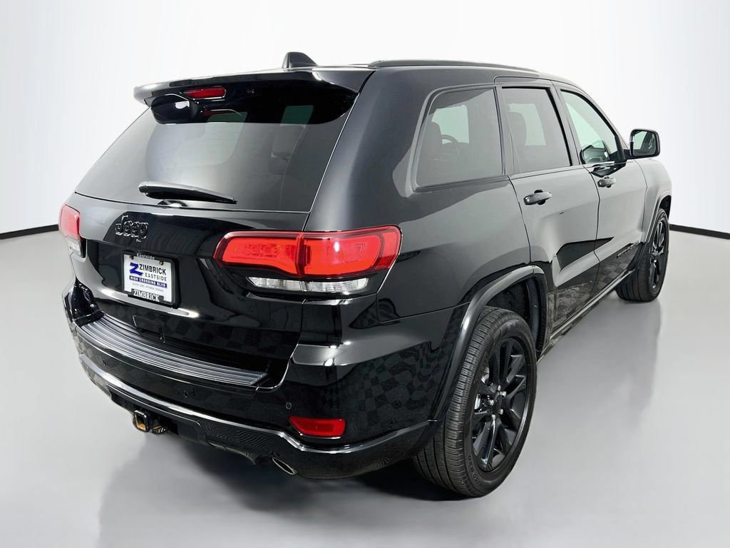 Used 2018 Jeep Grand Cherokee Altitude AWD/4WD image 7