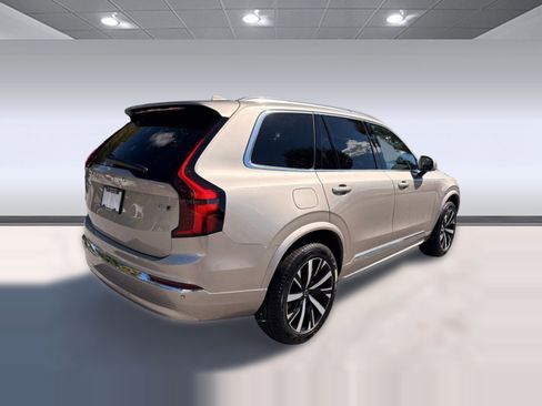 Certified 2026 Volvo XC90 B5 Core w/ Protection Package AWD/4WD image 9