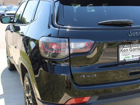 Used 2025 Jeep Compass Trailhawk w/ Trailhawk Elite Group AWD/4WD image 36