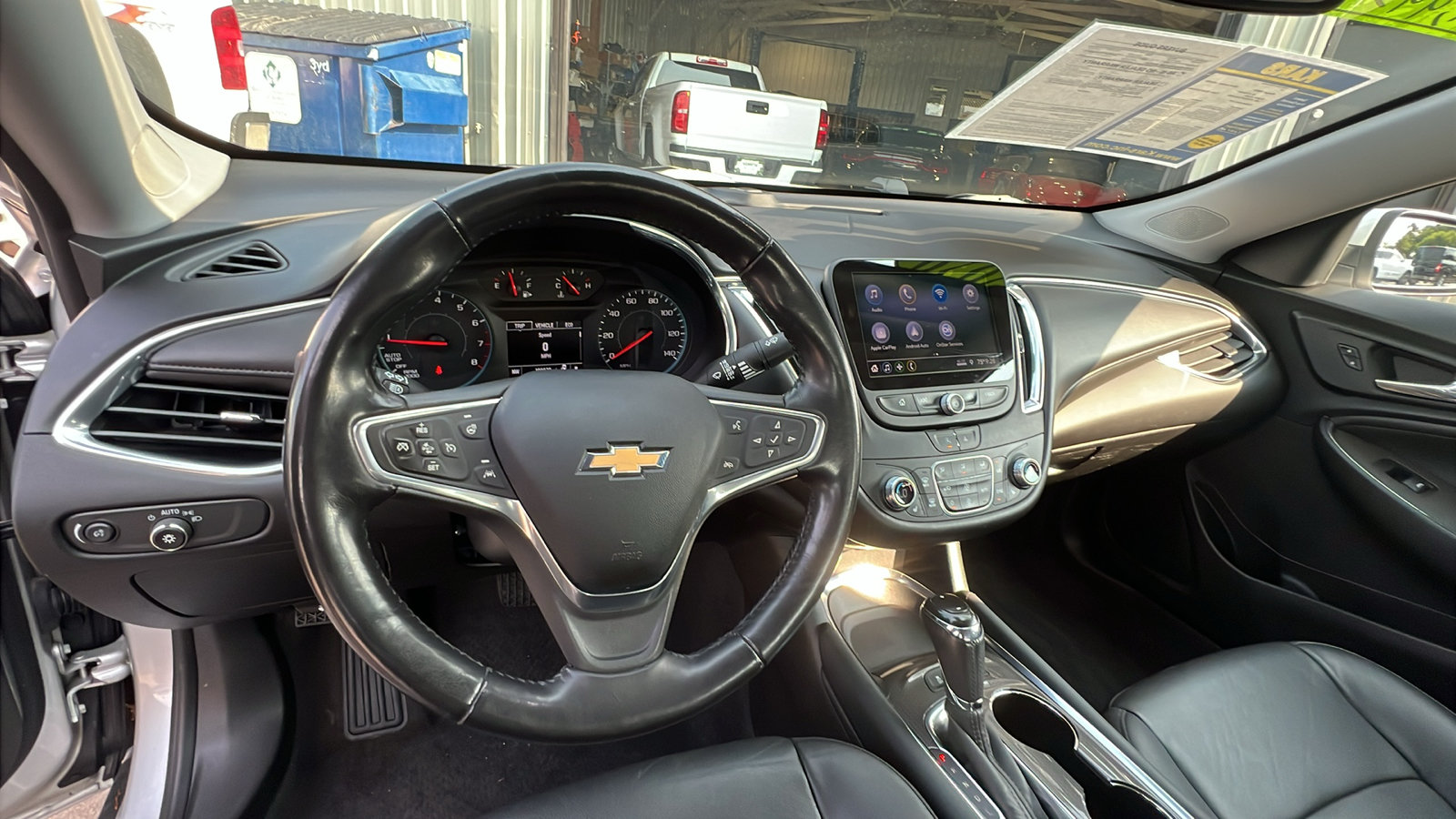 Used 2020 Chevrolet Malibu LT w/ Leather Package FWD image 14