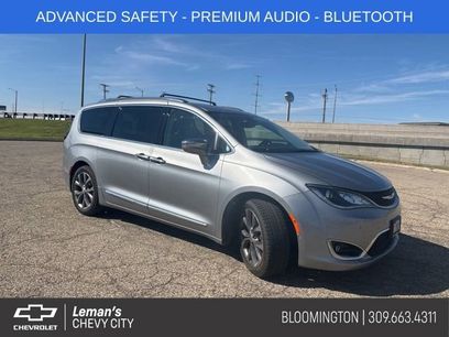 Used 2019 Chrysler Pacifica Limited w/ Tire & Wheel Group