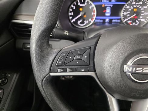 Used 2024 Nissan Altima 2.5 SV FWD image 29