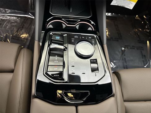New 2027 BMW i5 xDrive40 AWD/4WD image 23