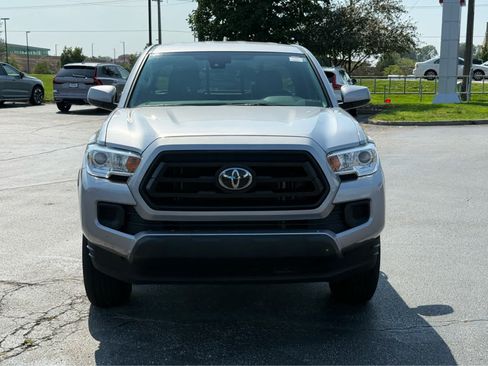 Used 2021 Toyota Tacoma SR w/ SR Convenience Package AWD/4WD image 2