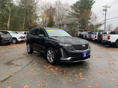 Certified 2025 Cadillac XT6 Premium Luxury image 8