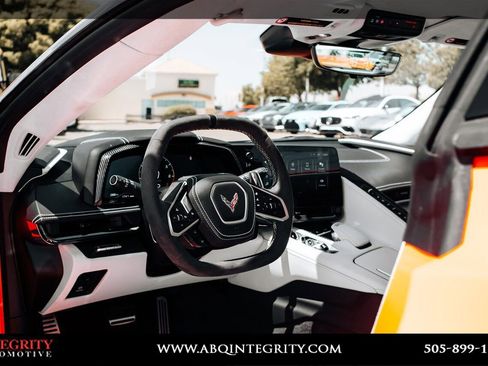 Used 2024 Chevrolet Corvette Stingray Premium Conv w/ Z51 Performance Package RWD image 17