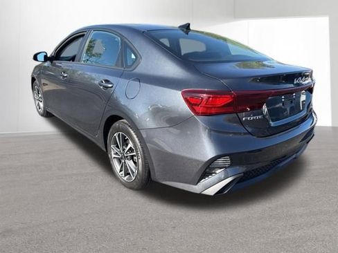 Used 2023 Kia Forte LXS w/ LXS Technology Package FWD image 3