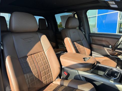 Used 2020 Nissan Titan Platinum Reserve w/ Moonroof Package AWD/4WD image 26