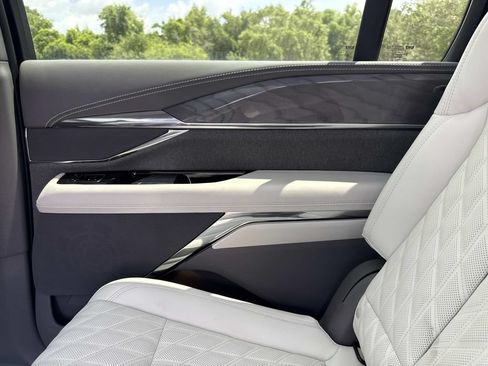 New 2025 Cadillac Escalade IQ Luxury 1 w/ Smart Trailering package AWD/4WD image 15