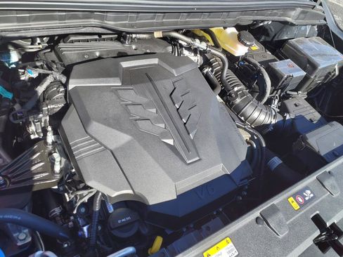 Used 2025 Kia Carnival SX Prestige FWD image 13