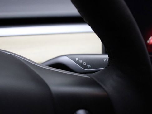 Used 2023 Tesla Model Y Performance image 36