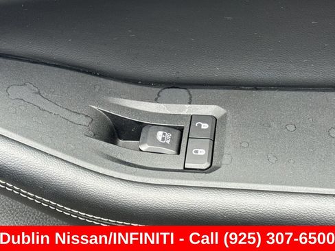 Used 2023 Jeep Grand Cherokee 4WD 4xe w/ Luxury Tech Group II image 23