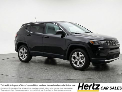 Used 2025 Jeep Compass Latitude image 1