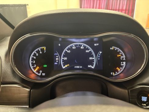 Used 2019 Jeep Grand Cherokee Limited w/ Luxury Group II RWD image 15