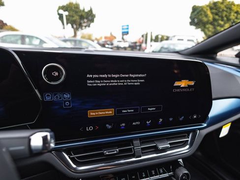 New 2026 Chevrolet Equinox EV LT image 6