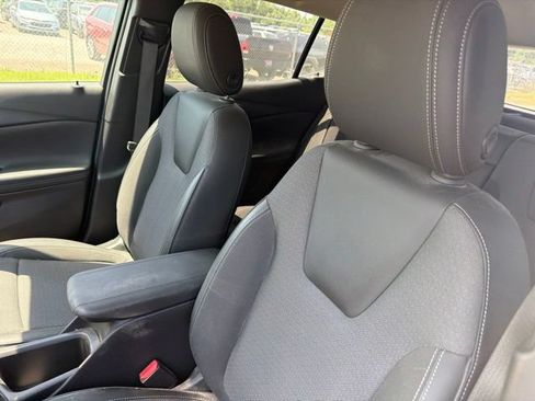 Used 2023 Buick Encore GX Select w/ Sport Touring Package FWD image 9
