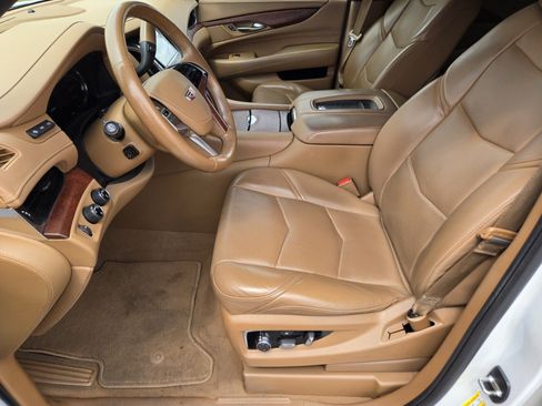 Used 2017 Cadillac Escalade Platinum AWD/4WD image 6