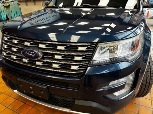 Used 2017 Ford Explorer Limited image 8