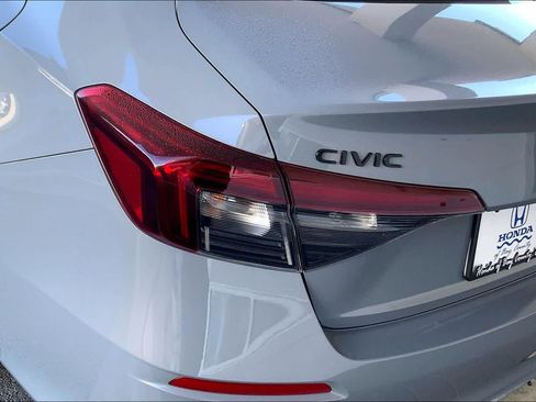 Used 2025 Honda Civic Sport image 28