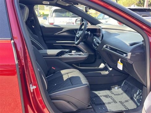 New 2026 Cadillac Lyriq V image 33