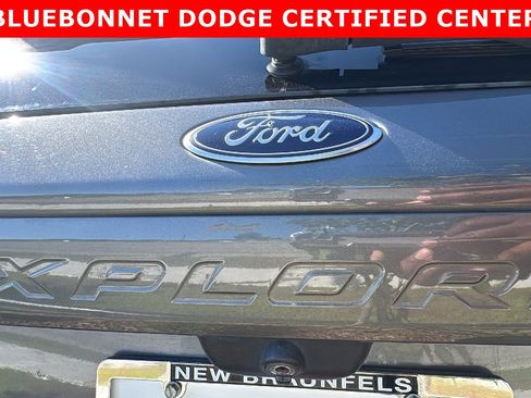 Used 2021 Ford Explorer XLT w/ Equipment Group 202A RWD image 10