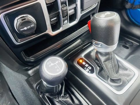 Used 2024 Jeep Wrangler Unlimited Sport AWD/4WD image 28