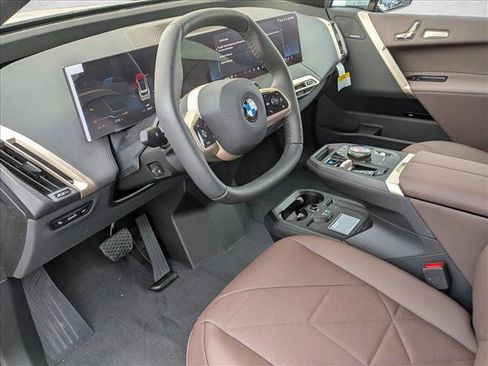 New 2026 BMW iX xDrive60 image 3