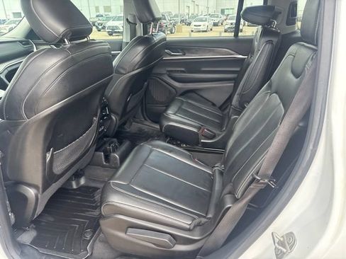 Used 2023 Jeep Grand Cherokee L Limited w/ Black Appearance Package AWD/4WD image 25