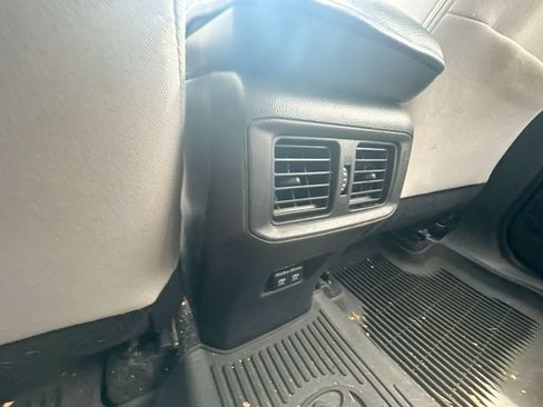 Used 2020 Toyota RAV4 XLE w/ Convenience Package AWD/4WD image 24