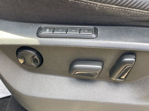 Used 2021 Volkswagen Atlas Cross Sport SEL FWD image 9