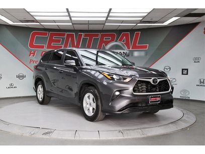 Used 2024 Toyota Highlander XLE
