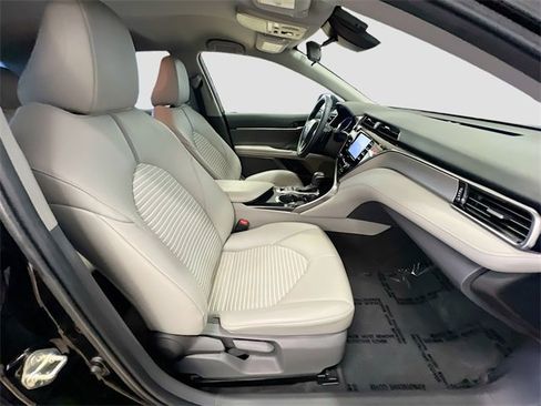 Used 2020 Toyota Camry SE image 27