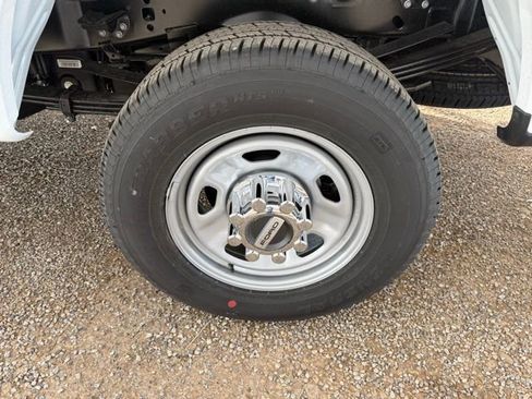 New 2026 Ford F350 XL w/ XL Chrome Package image 5