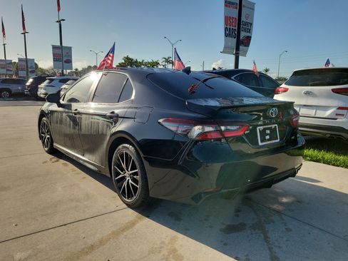 Used 2023 Toyota Camry SE FWD image 8