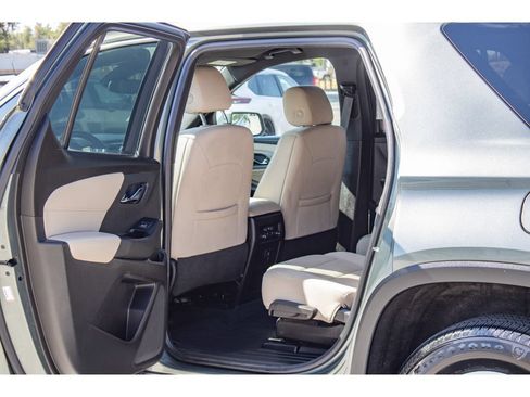 Used 2022 Chevrolet Traverse LT AWD/4WD image 14