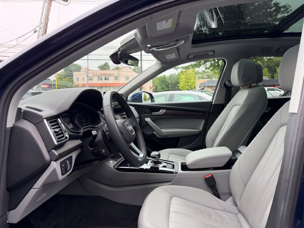 Used 2022 Audi Q5 2.0T Premium AWD/4WD image 16