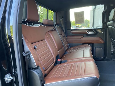 Used 2024 GMC Sierra 2500 Denali Ultimate AWD/4WD image 40
