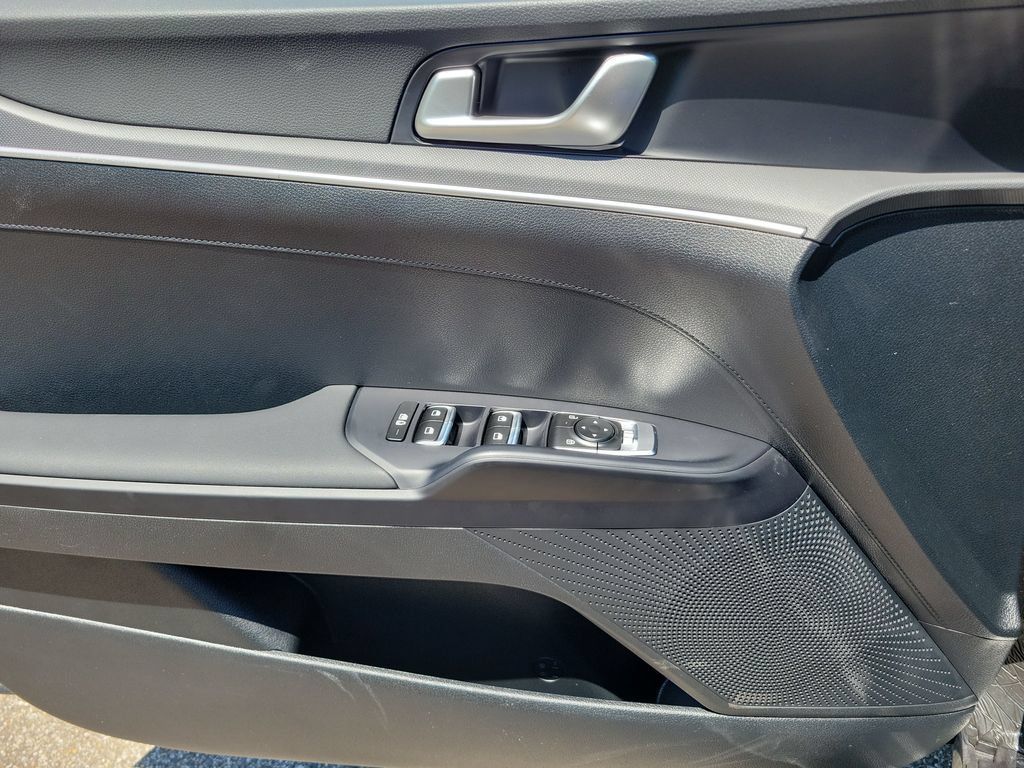 New 2026 Kia K5 LXS FWD image 25