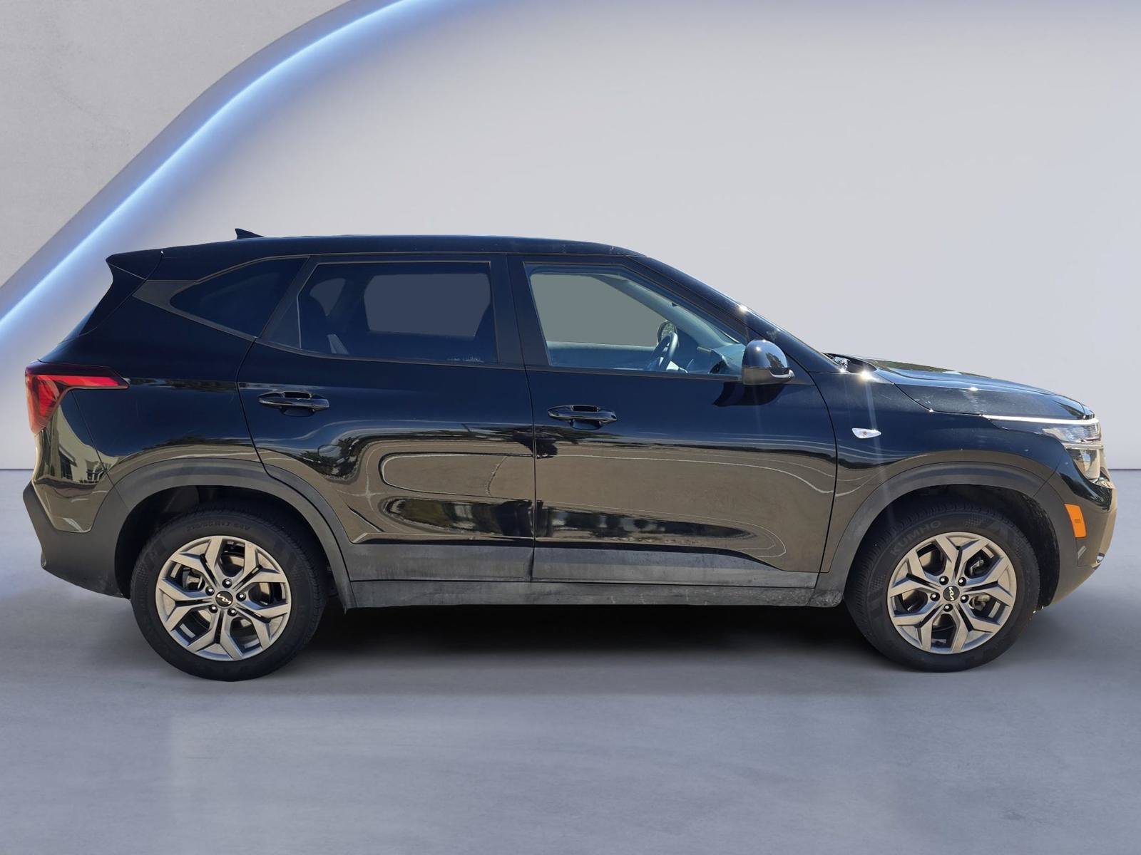 Used 2024 Kia Seltos LX AWD/4WD image 7
