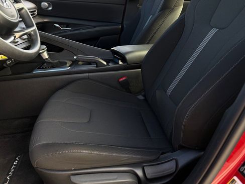 Certified 2023 Hyundai Elantra SE image 13