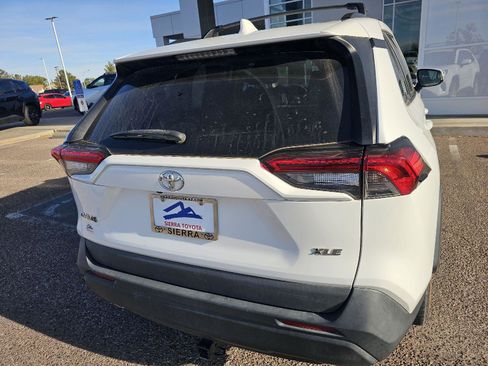 Used 2021 Toyota RAV4 XLE w/ Carpet Mat Package (TMS) FWD image 15