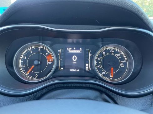 Used 2019 Jeep Cherokee Altitude image 18