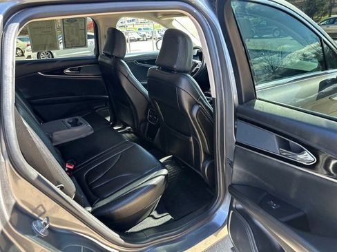 Used 2023 Lincoln Nautilus AWD image 17