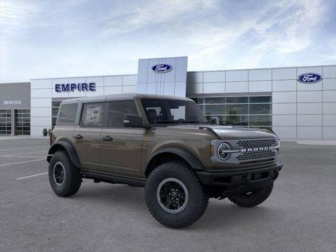 New 2025 Ford Bronco Badlands image 7