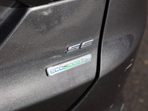 Used 2016 Ford Fusion SE image 10