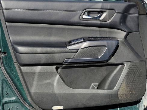 Used 2022 Nissan Pathfinder SL image 11