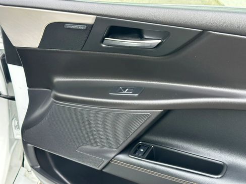 Used 2018 Jaguar XE Prestige RWD image 22