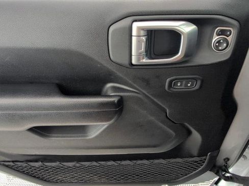 Certified 2024 Jeep Wrangler Unlimited Rubicon image 31