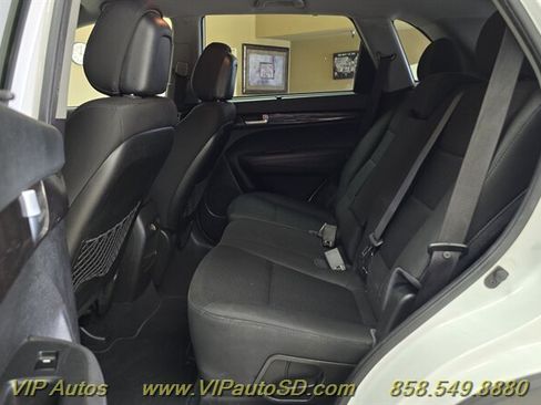 Used 2014 Kia Sorento LX FWD image 17